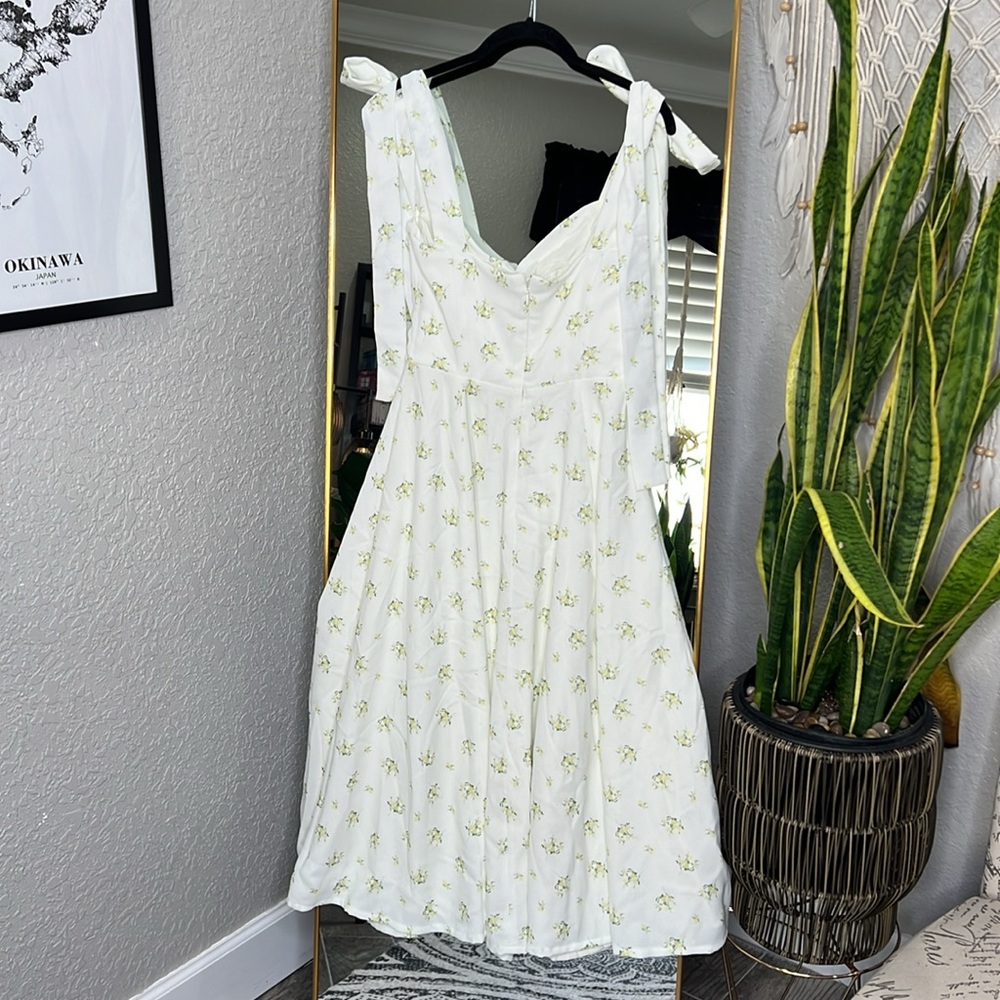 House of CB Alicia White Floral Midi Sundress - Picture 12 of 13